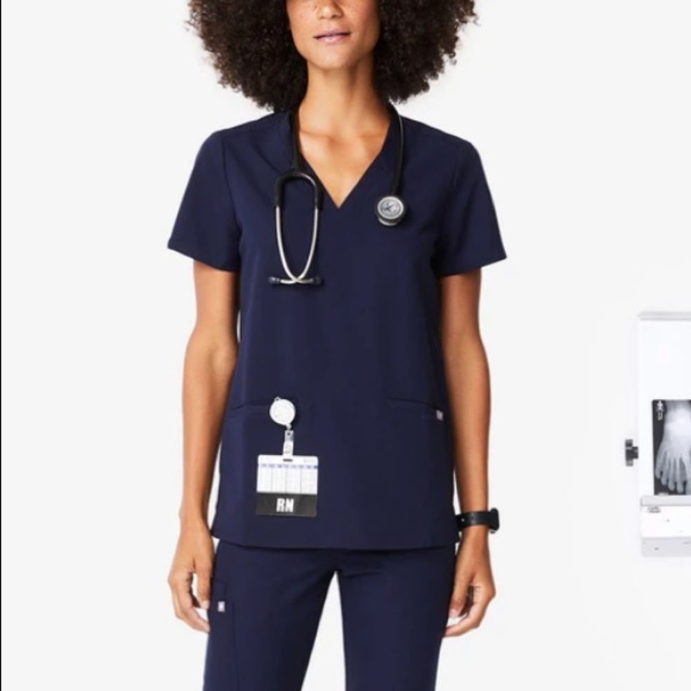 Casma Three Pocket Scrub Top
